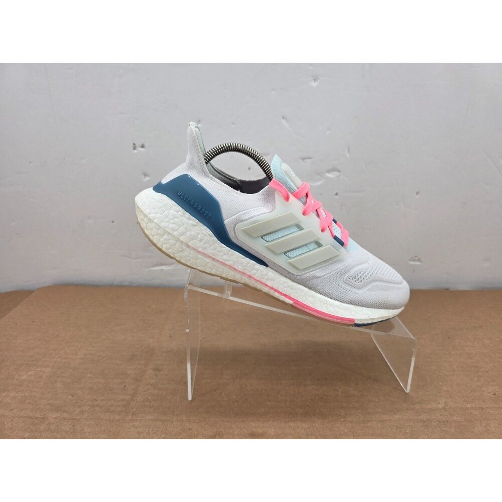 Adidas Ultraboost 22 Gray Pink Athletic Running Shoes GX5929 Women’s Size 9.5